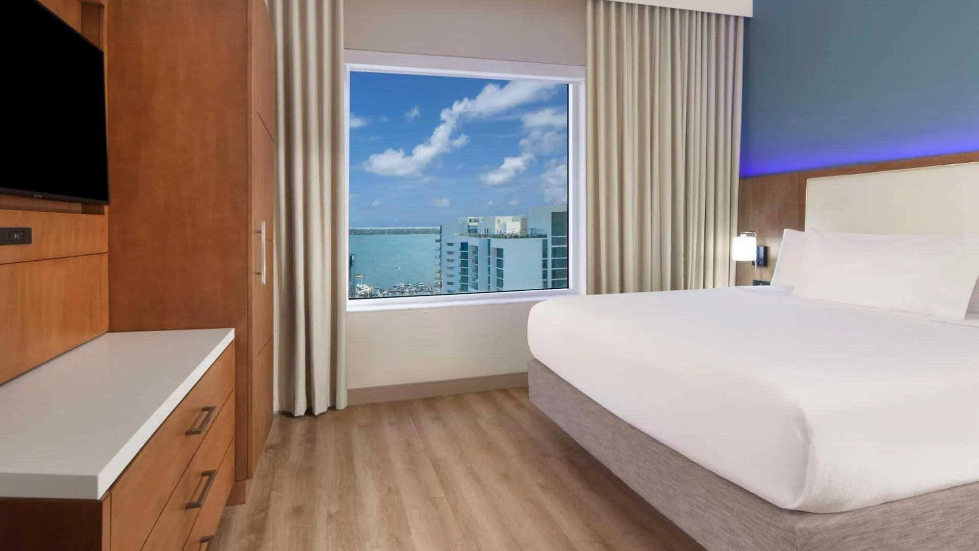 Hotel Embassy Suites By Hilton Sarasota