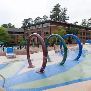Woodlands & Suites, An Official Colonial 4* Williamsburg