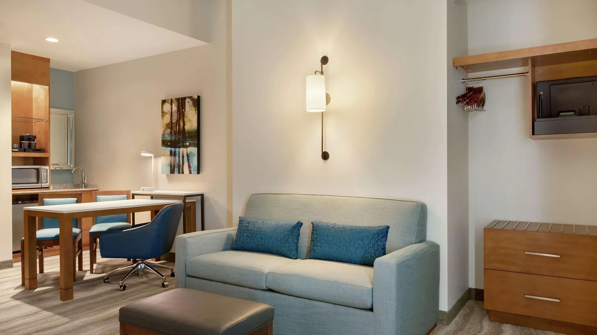 Embassy Suites By Hilton Sarasota 4*,