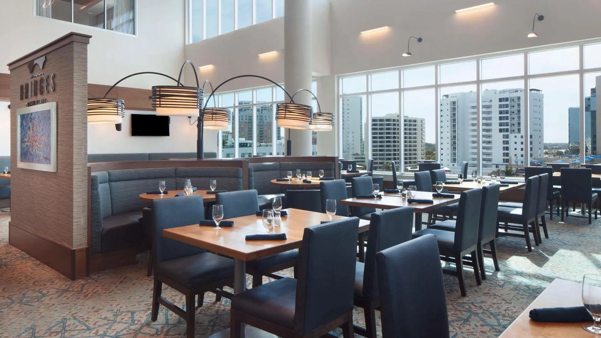 Embassy Suites By Hilton Sarasota 4*,