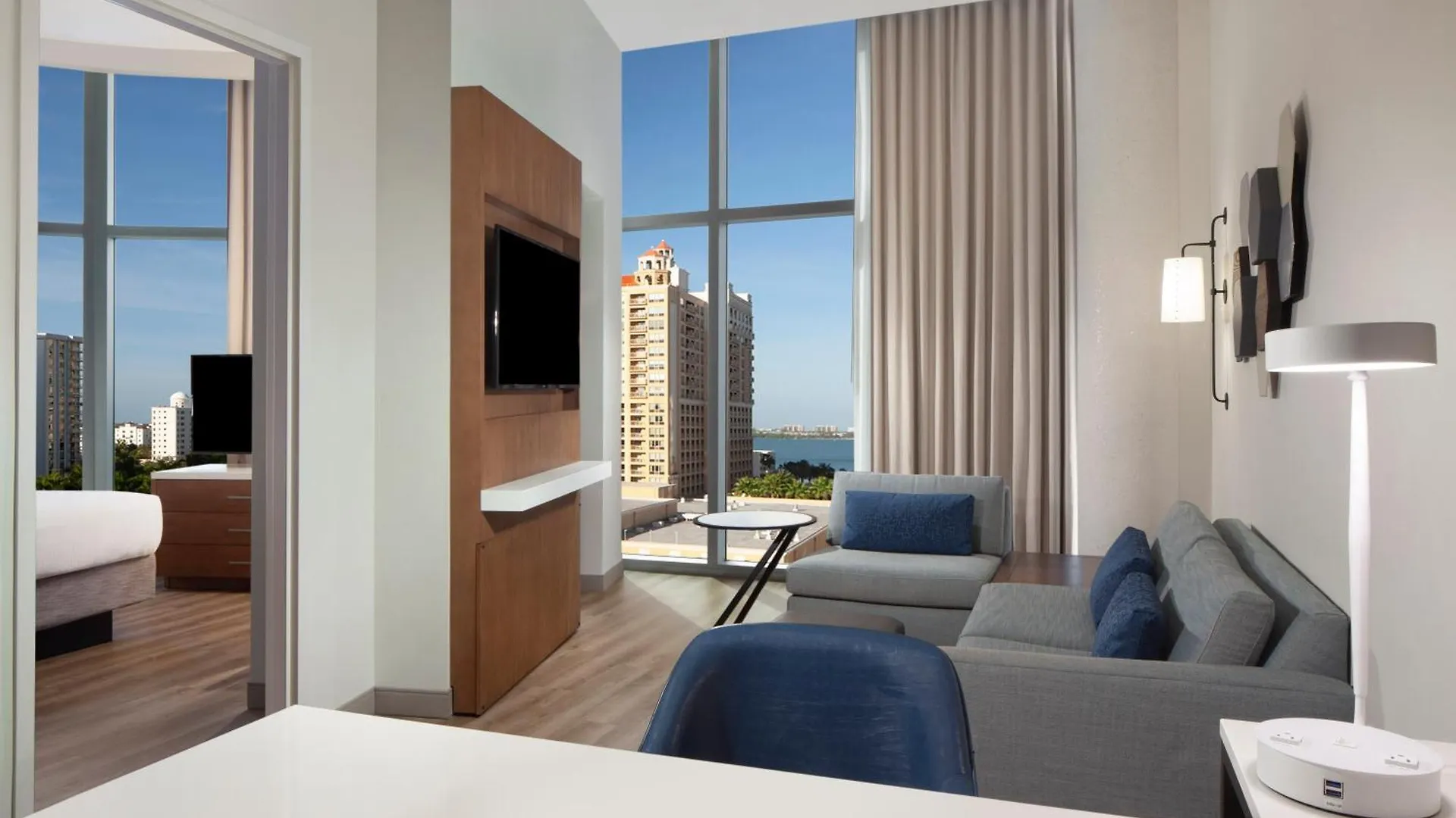 Hotel Embassy Suites By Hilton Sarasota