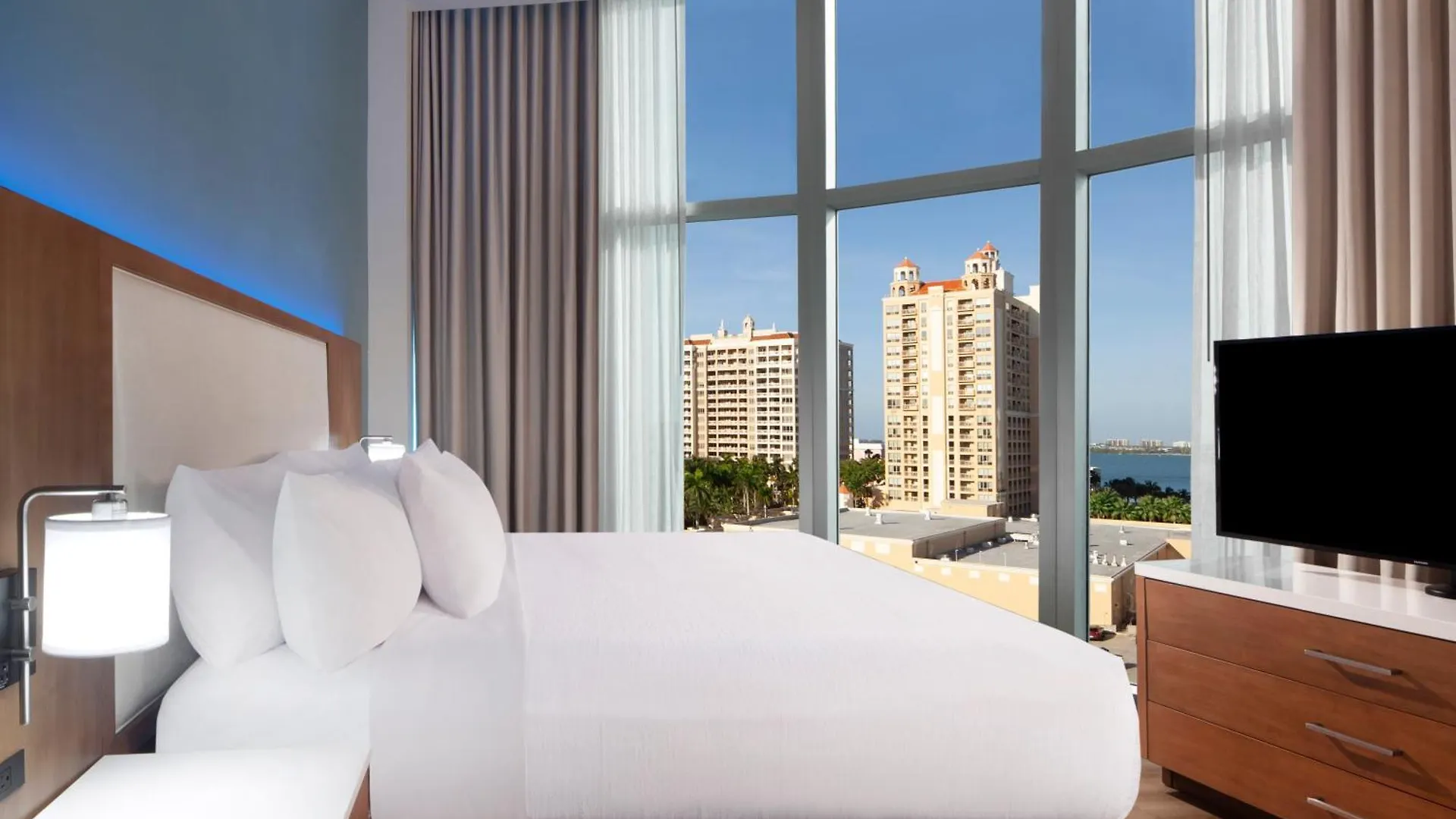 Hotel Embassy Suites By Hilton Sarasota